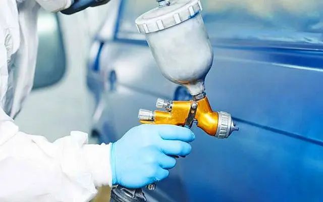 工業(yè)級(jí)3D打印機(jī)